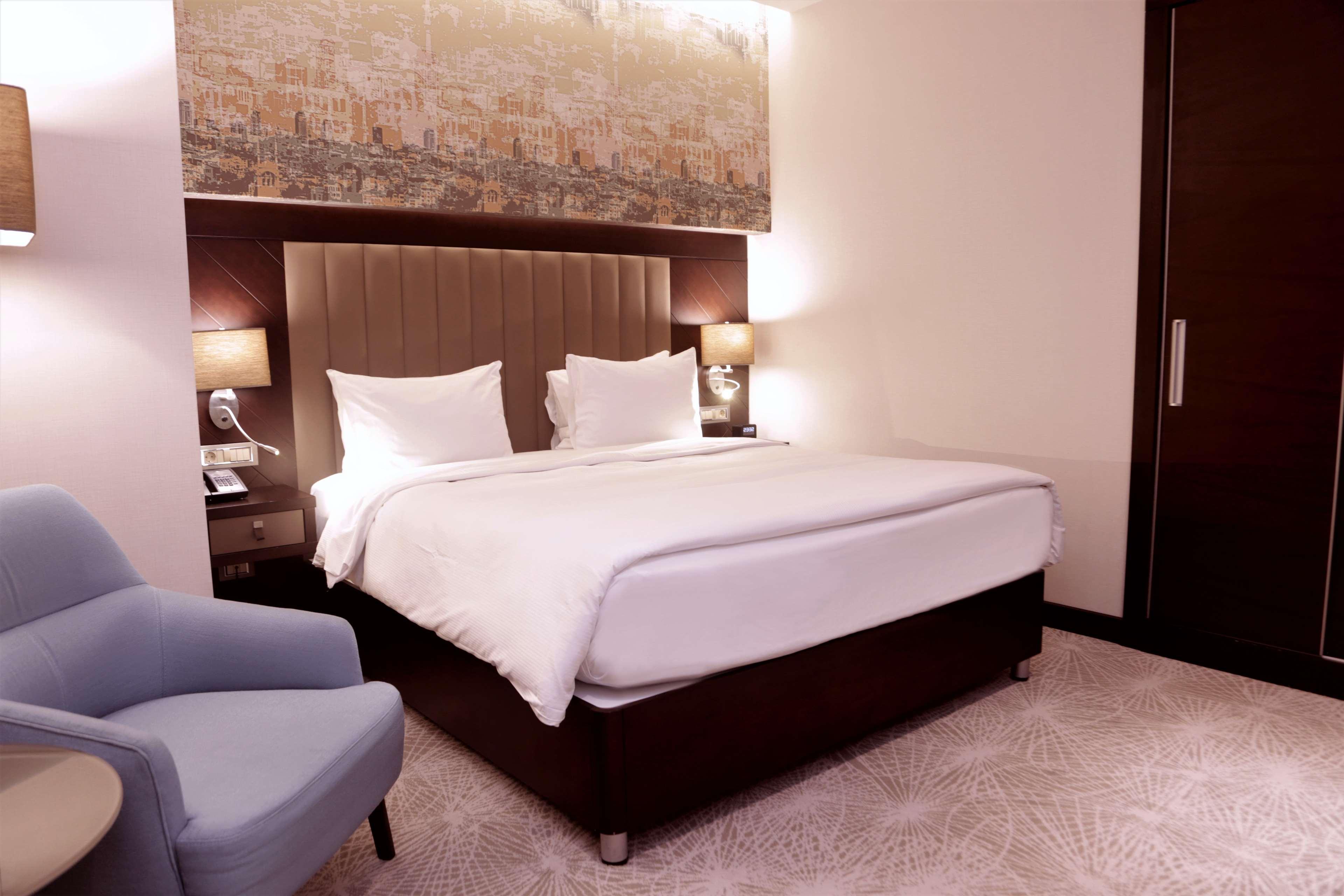 Doubletree By Hilton Istanbul Umraniye Hotel Exterior foto A bedroom at the hotel