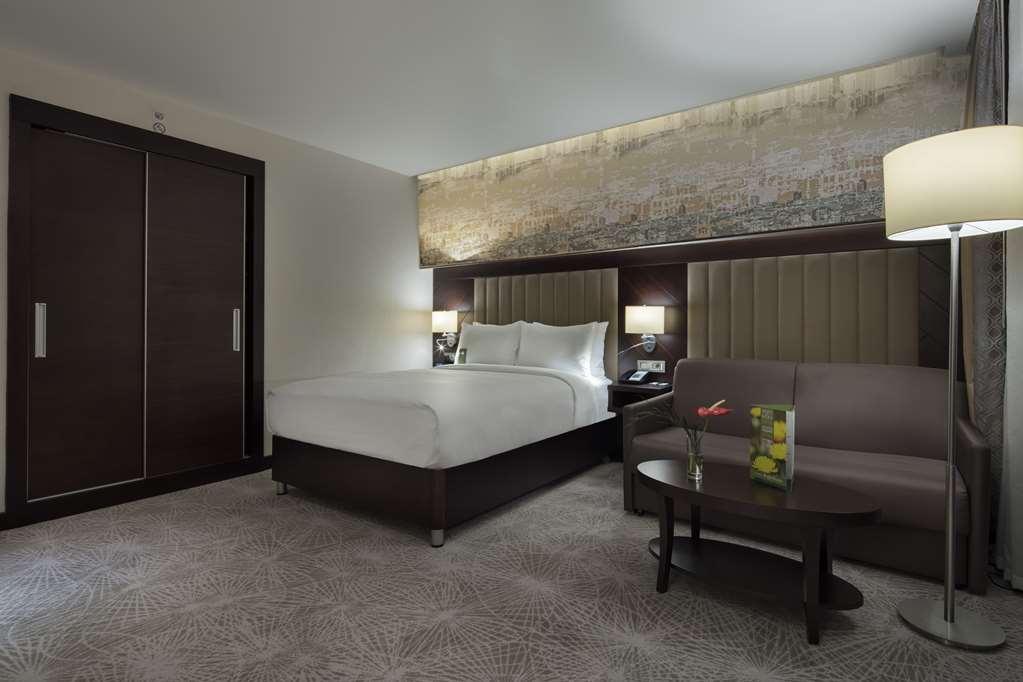 Doubletree By Hilton Istanbul Umraniye Hotel Cameră foto A room at the hotel