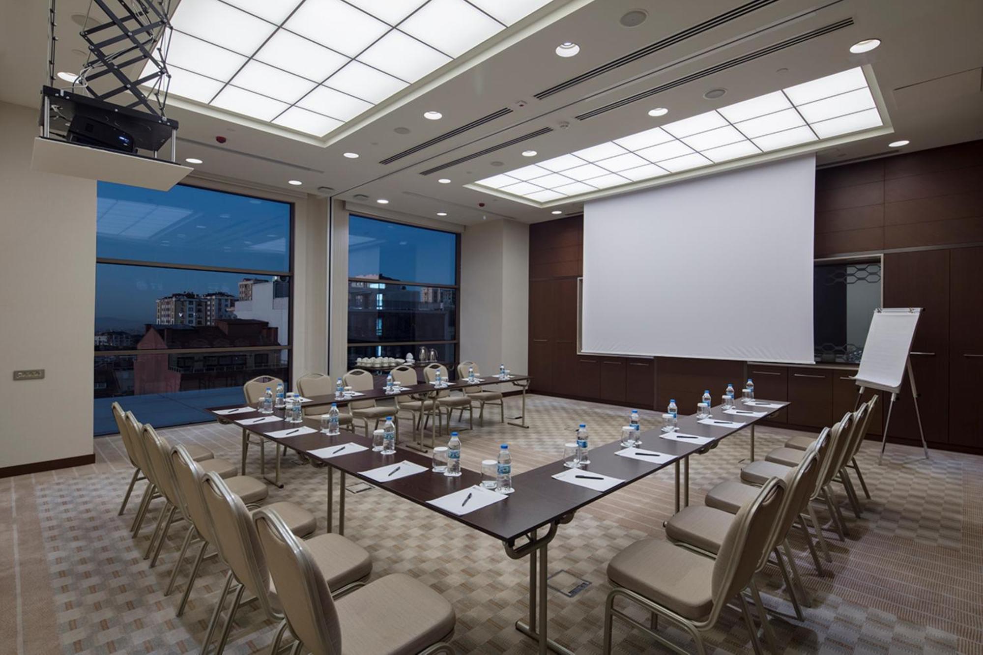 Doubletree By Hilton Istanbul Umraniye Hotel Exterior foto Meeting room