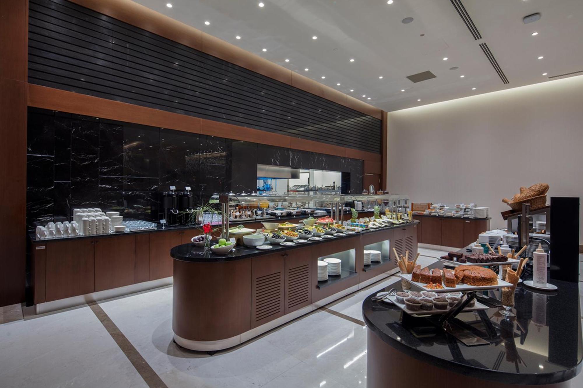 Doubletree By Hilton Istanbul Umraniye Hotel Exterior foto The lounge at the airport