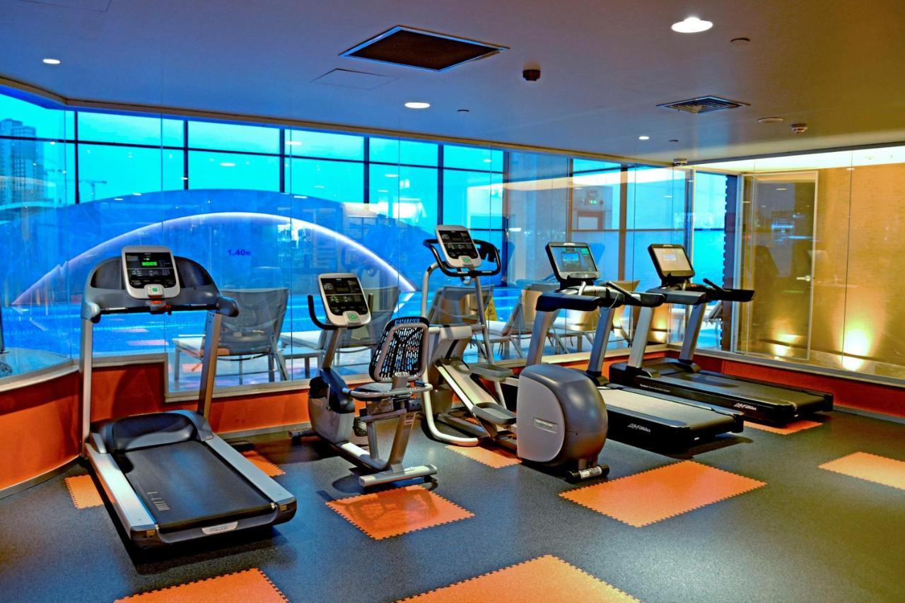 Doubletree By Hilton Istanbul Umraniye Hotel Exterior foto A gym
