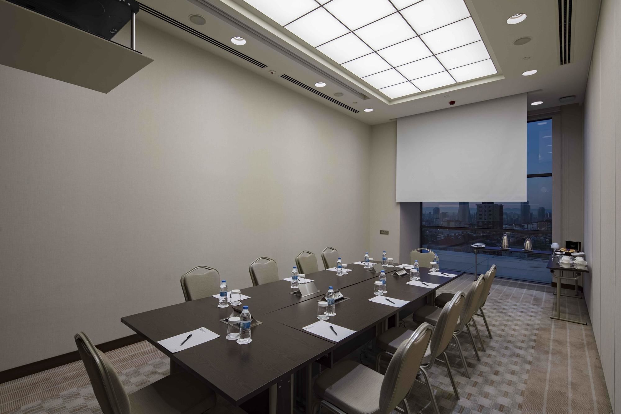 Doubletree By Hilton Istanbul Umraniye Hotel Exterior foto Meeting room