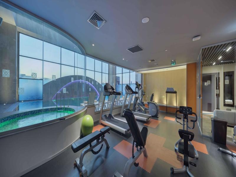 Doubletree By Hilton Istanbul Umraniye Hotel Exterior foto The gym at the hotel